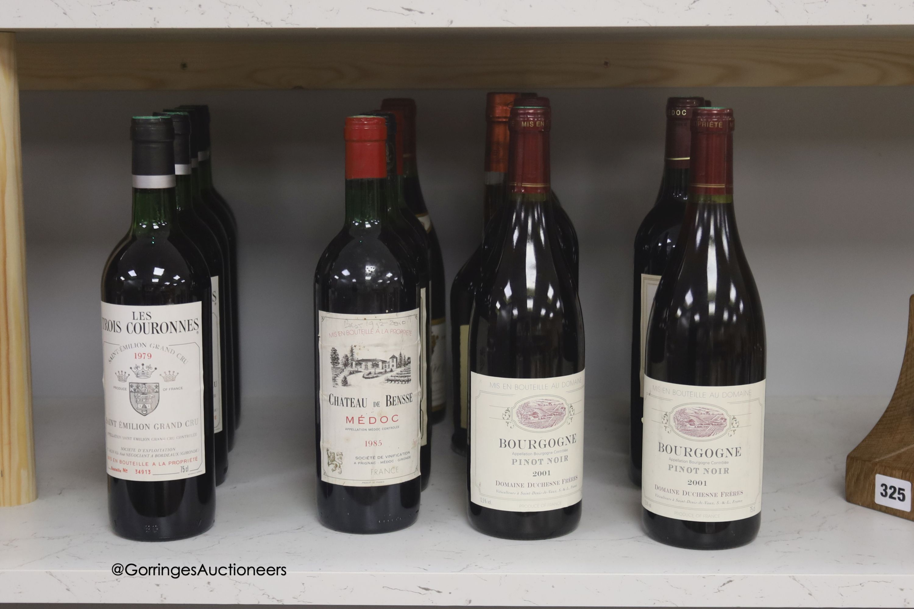 Sixteen assorted red wines including five bottles of Les Couronnes, Saint Emilion Grand Cru 1979